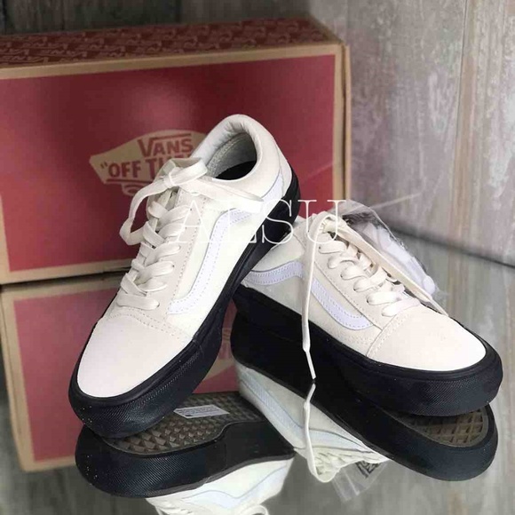 NWT VANS OLD Skool Pro Classic White Black W - Picture 2 of 7